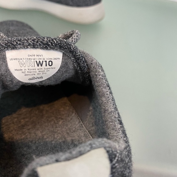 Allbirds Women's WR Wool Runners Merino Wool Sneakers - Picture 5 of 7